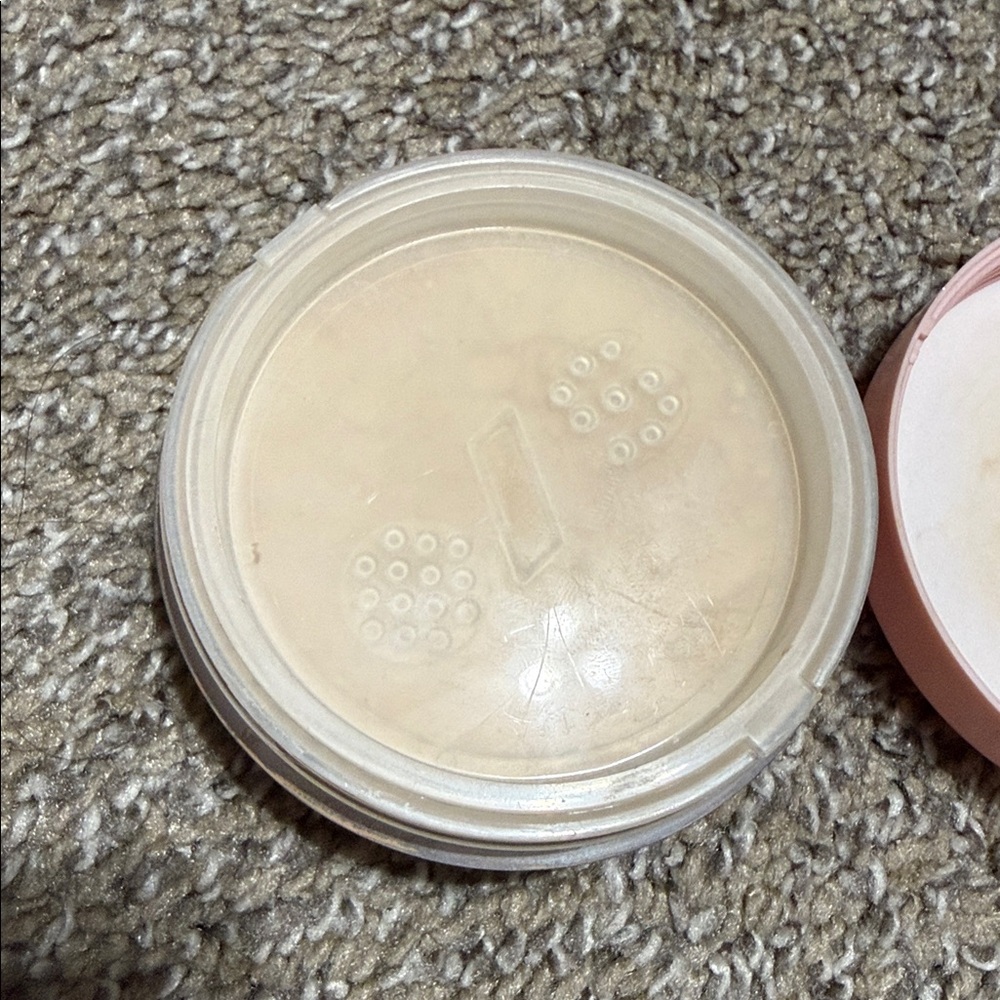 ONE/SIZE Setting Powder - Picture 4 of 5